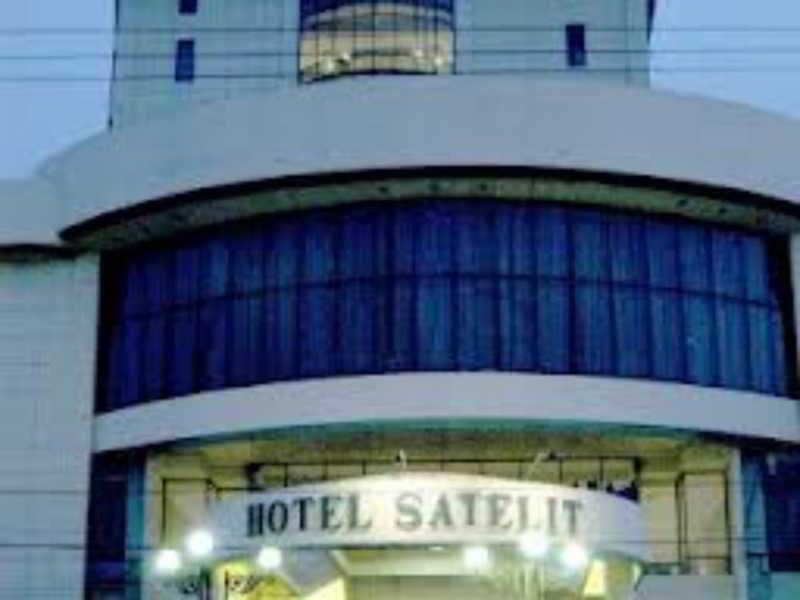 Satelit Hotel Surabaya Exterior photo